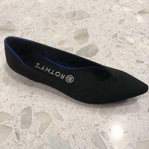 Rothy’s point black flats!